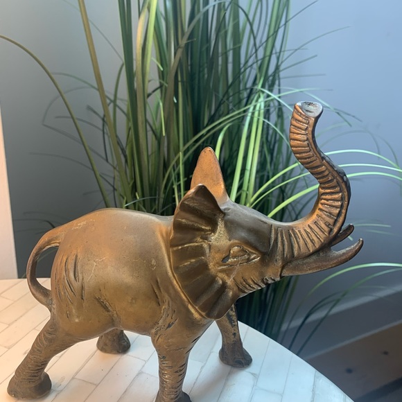 Vintage solid brass elephant - Picture 2 of 8